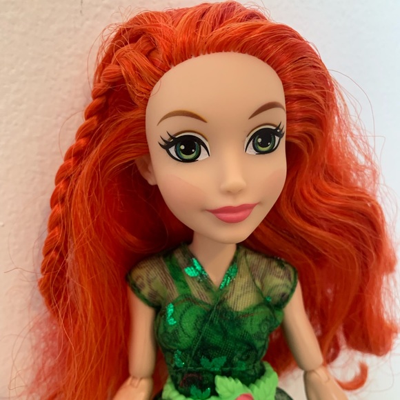 DC POISON IVY DOLL - Picture 2 of 6